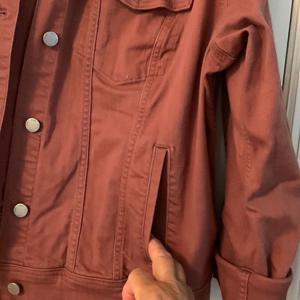 Jean jacket. - Picture 3 of 7